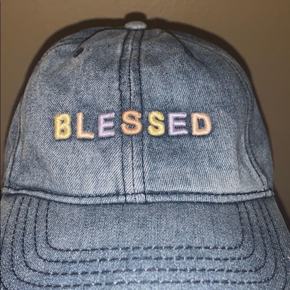 BLESSED Jean Cap‎ - Picture 2 of 4